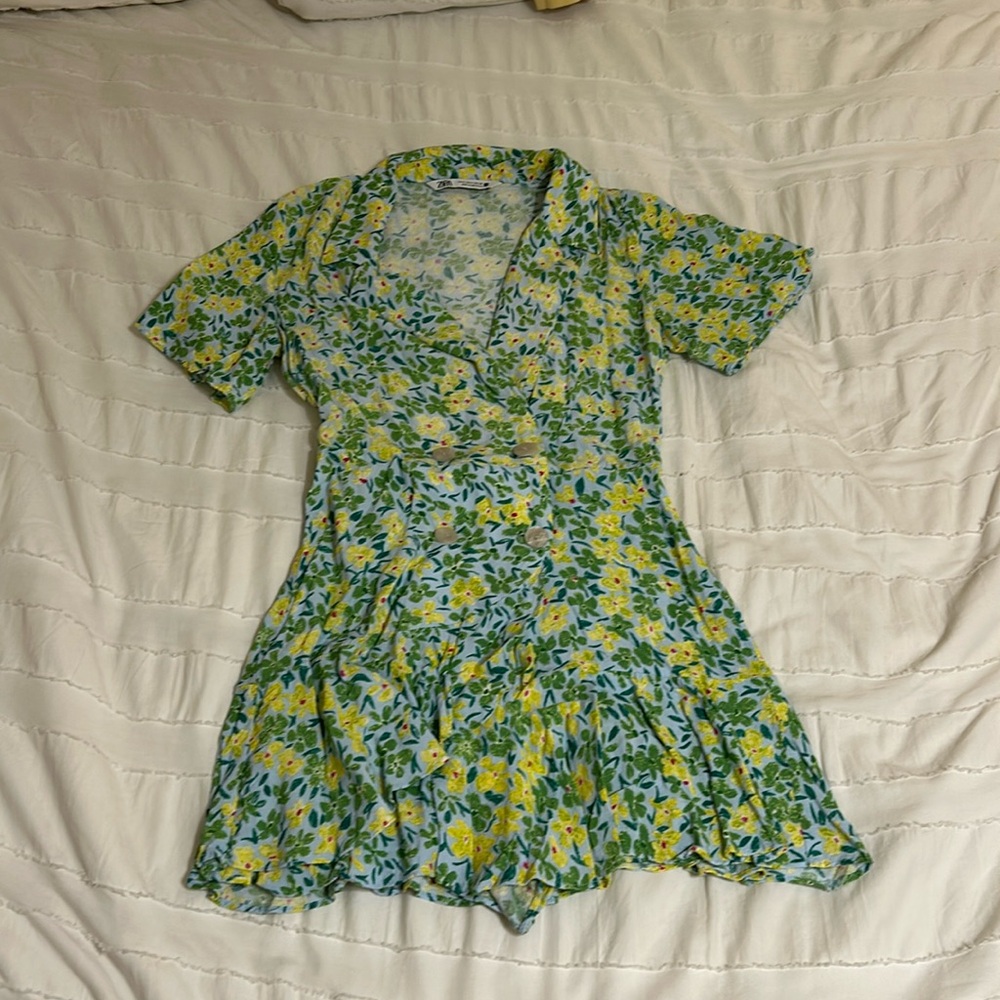 Zara green floral print romper with button front size small
